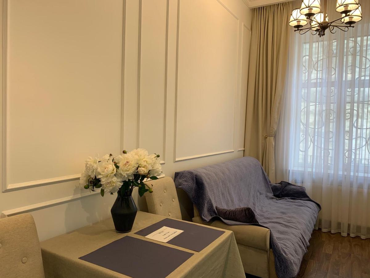 Lux Apartament На Левицького ลวีฟ ภายนอก รูปภาพ